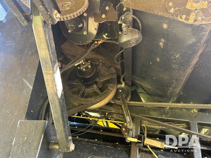 2011-new-holland-cr9060-image-42