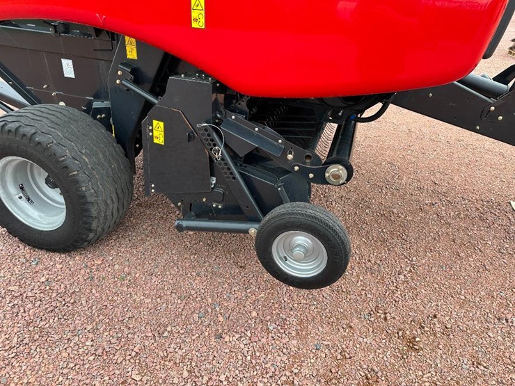 2019-case-ih-rb465-image-10