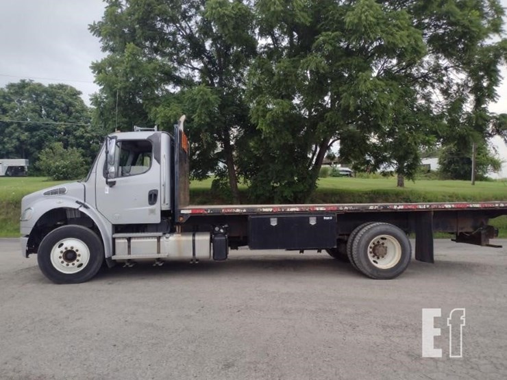 2015-freightliner-business-class-m2-106-image-1