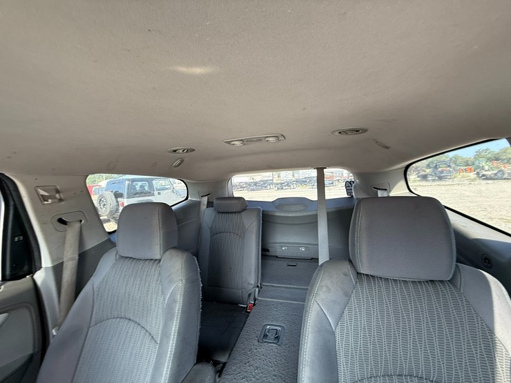 2013-chevrolet-traverse-image-52