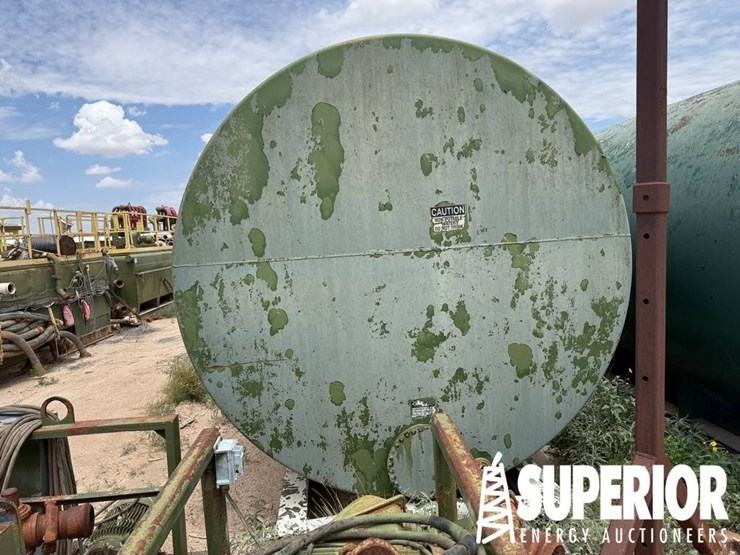 (r18-10)-10'6"dia-x-33'l-water-tank,-w/-4'l-porch,-image-2