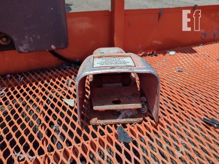 2013-jlg-1200sjp-image-23
