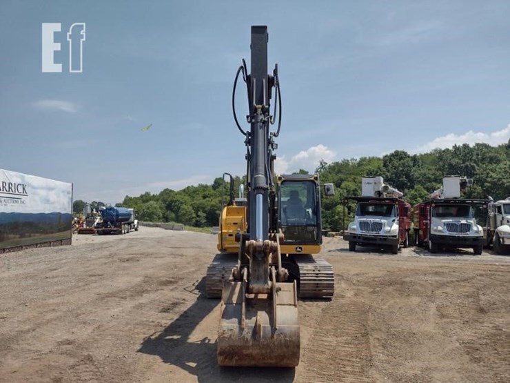 2019-deere-130g-image-2