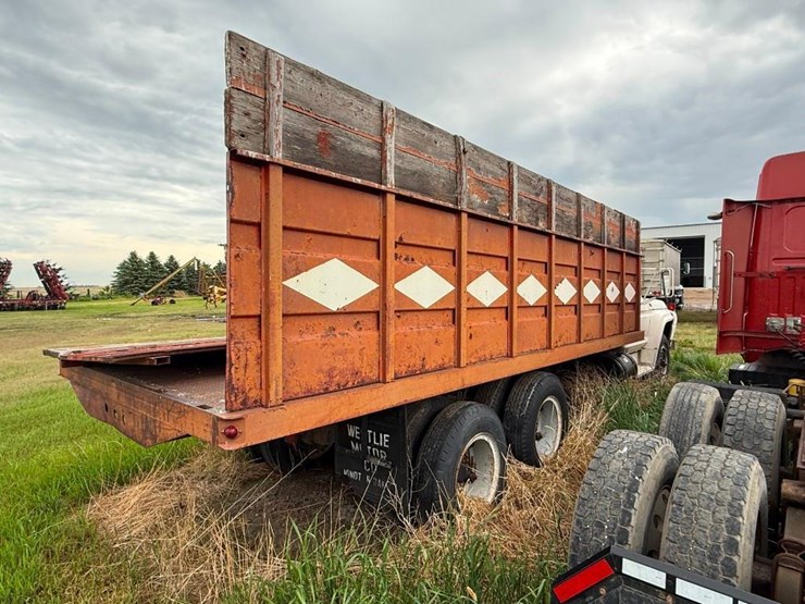 1974-ford-f750-image-5