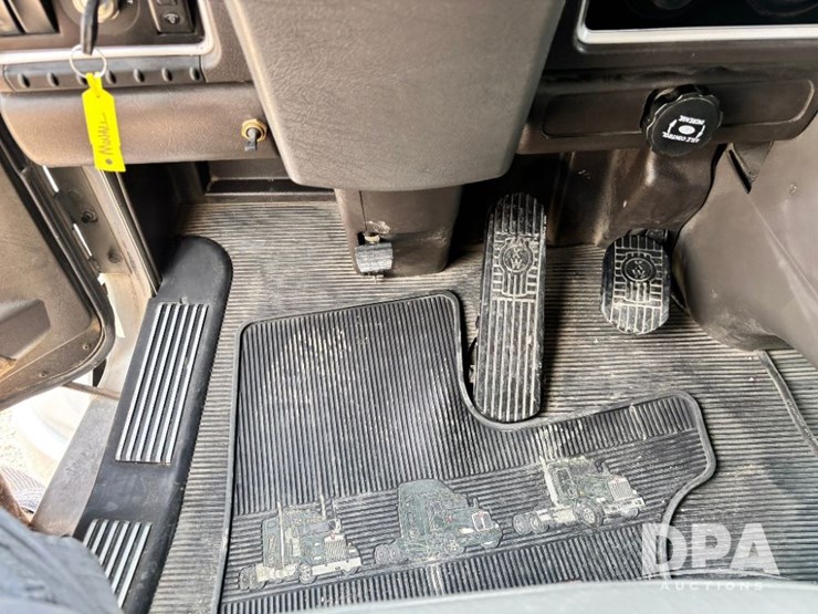 2014-kenworth-t660-image-102