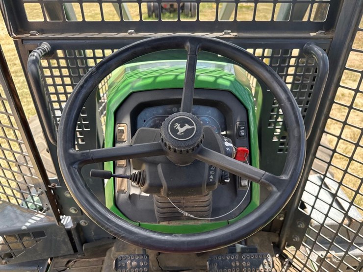 2015-john-deere-5100m-image-19