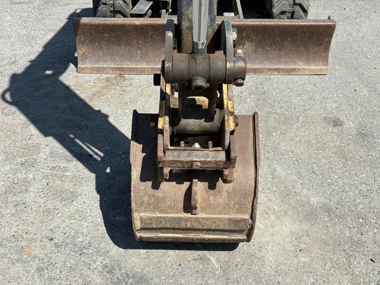2022-deere-35g-image-11