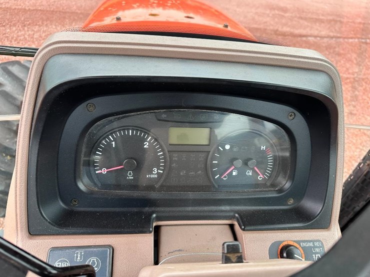 2013-kubota-m126x-image-52