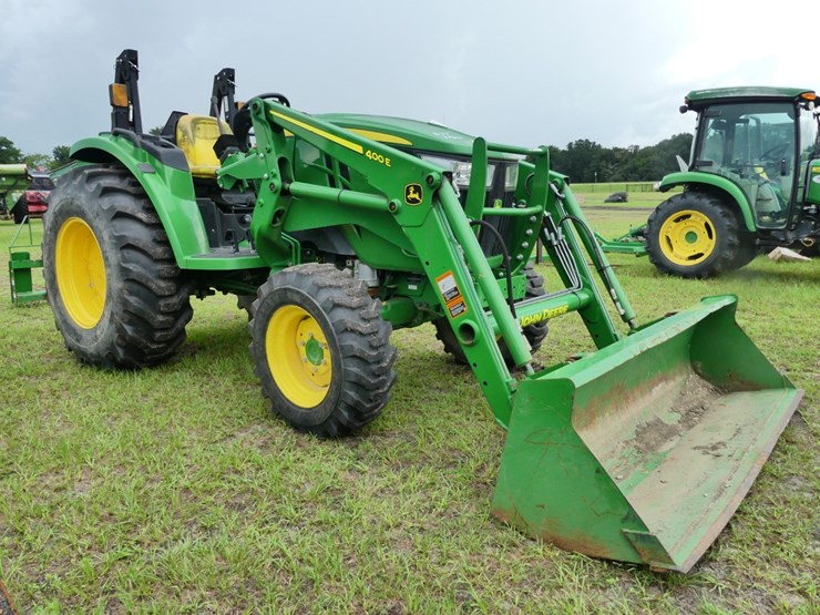 john-deere-4044m-image-1