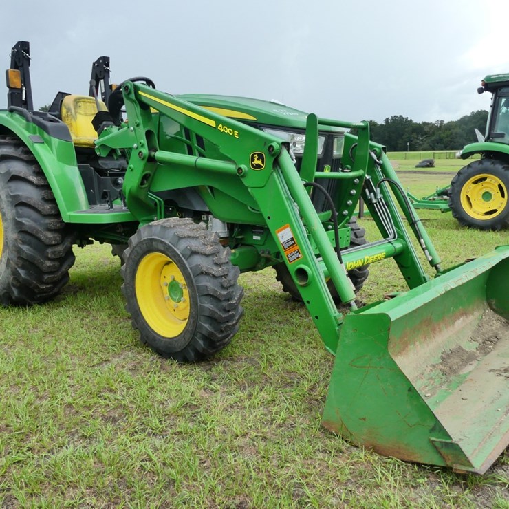JOHN DEERE 4044M