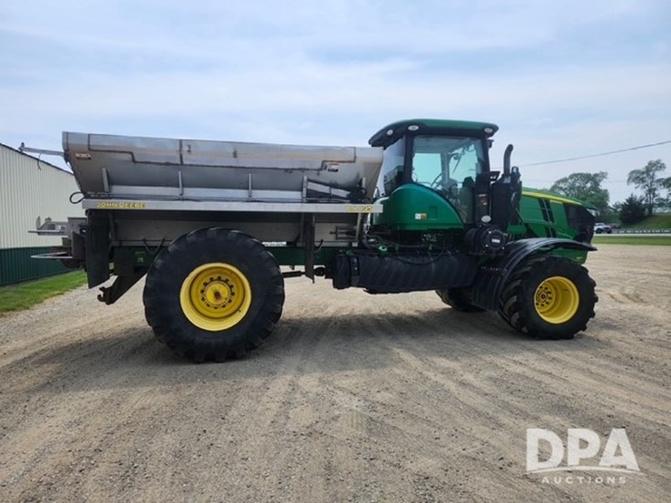 2018-john-deere-f4365-image-3