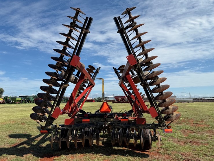 2014-case-ih-340-image-13