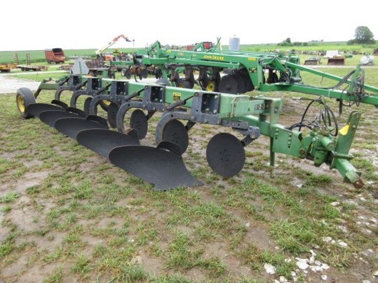 john-deere-2700-image-1