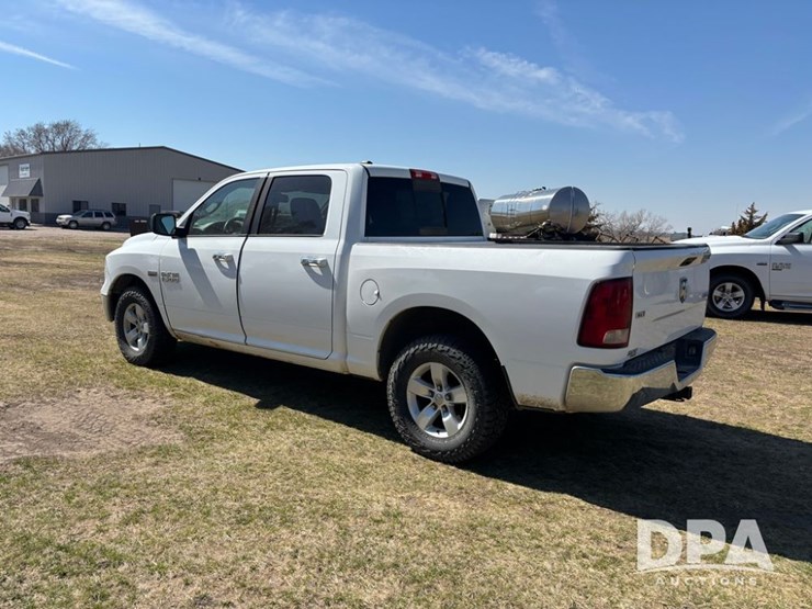 2015-dodge-ram-1500-image-15