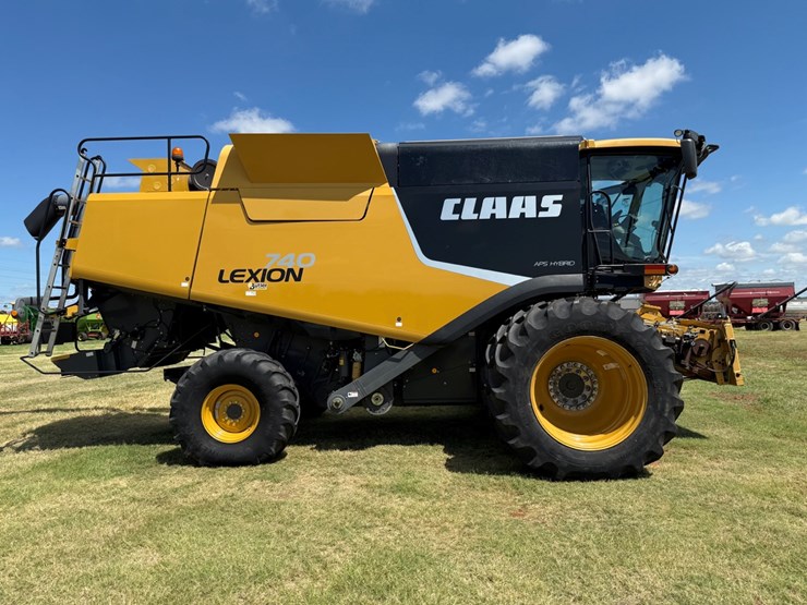 #40-•-claas-740-image-2