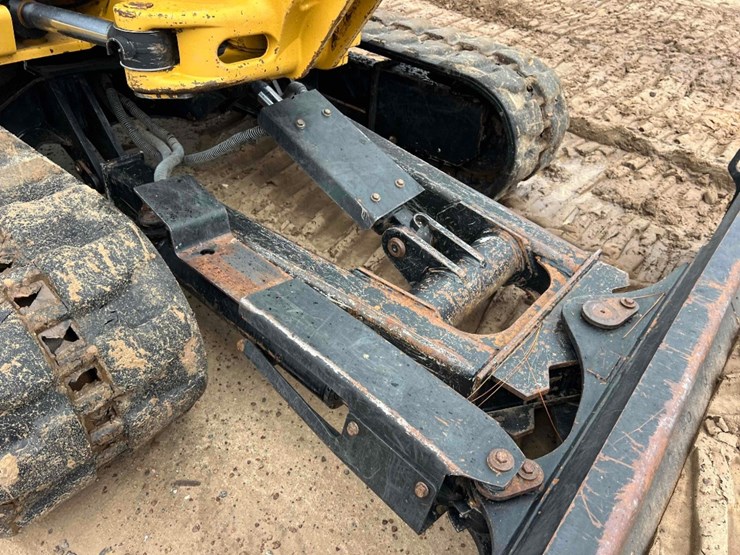 2022-caterpillar-305cr-image-16