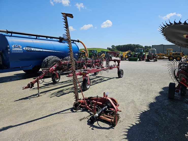 case-ih-1300-image-1