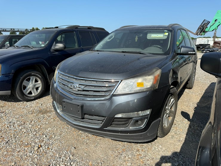 2013-chevrolet-traverse-image-1