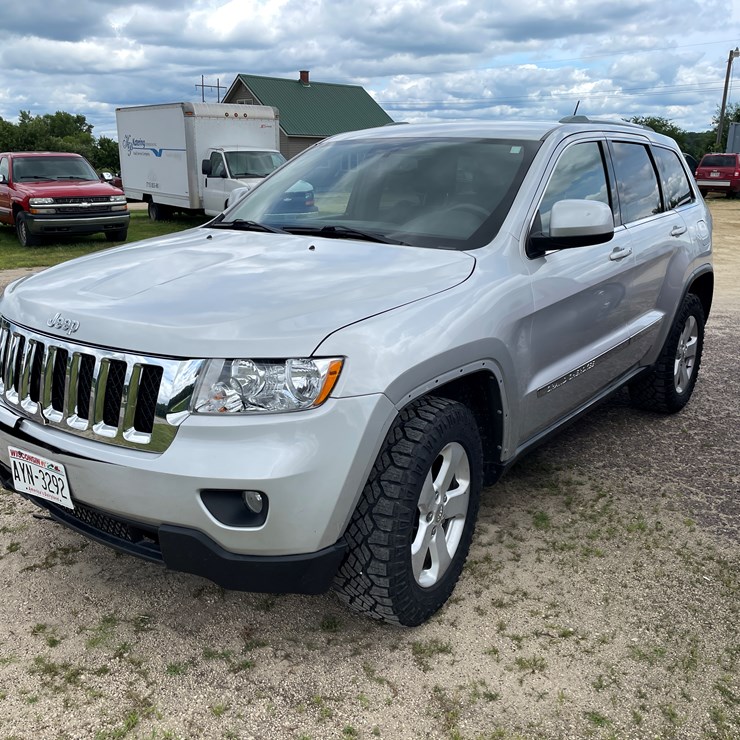 2011 JEEP GRAND CHEROKEE LAREDO