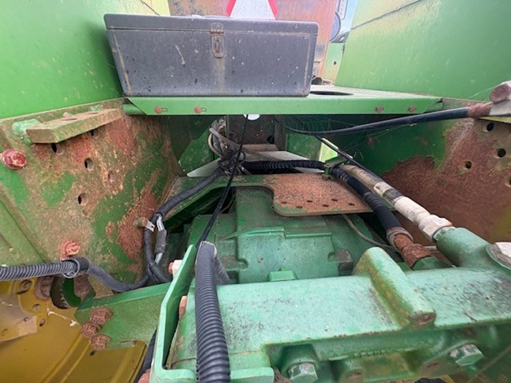 john-deere-8560-image-33