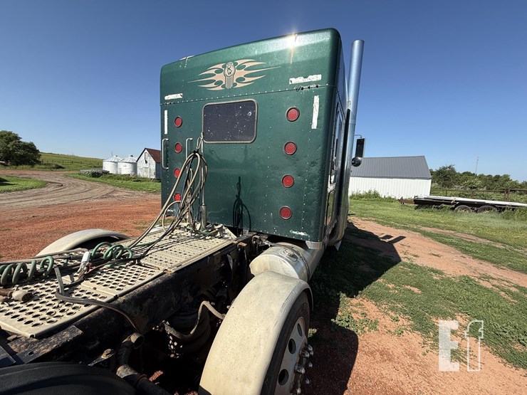 2005-kenworth-w900-image-28