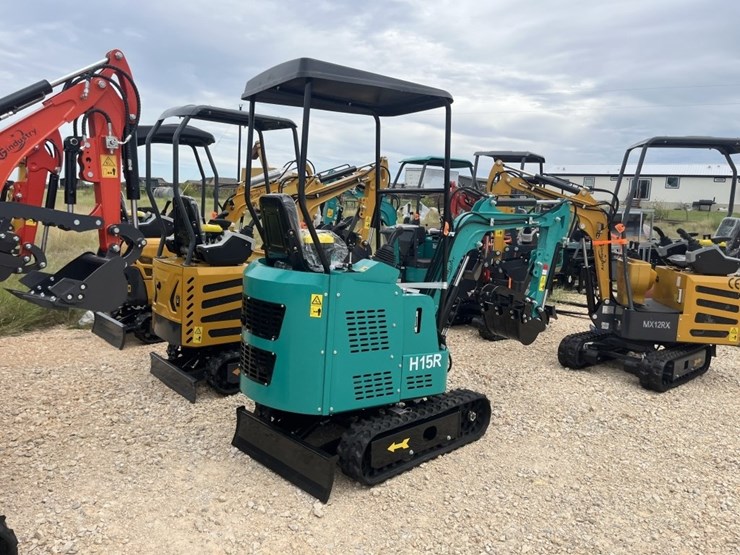 cfg-h15r-mini-excavator-image-3