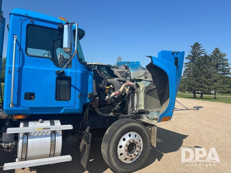 2006-mack-chn613-image-58