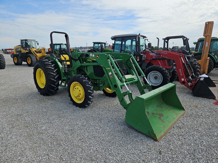2015-john-deere-5075e-image-23