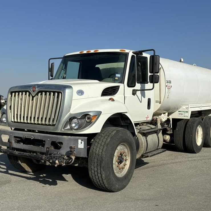 2019 INTERNATIONAL 7400