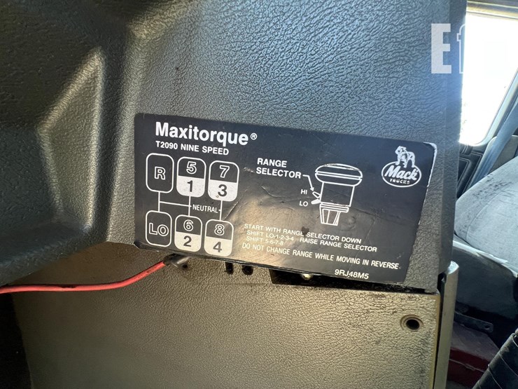 1990-mack-f600-image-20
