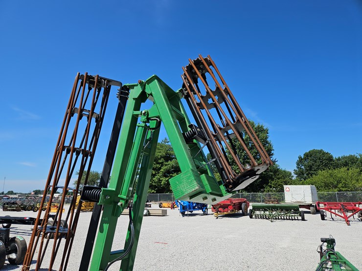 2016-john-deere-200-image-10
