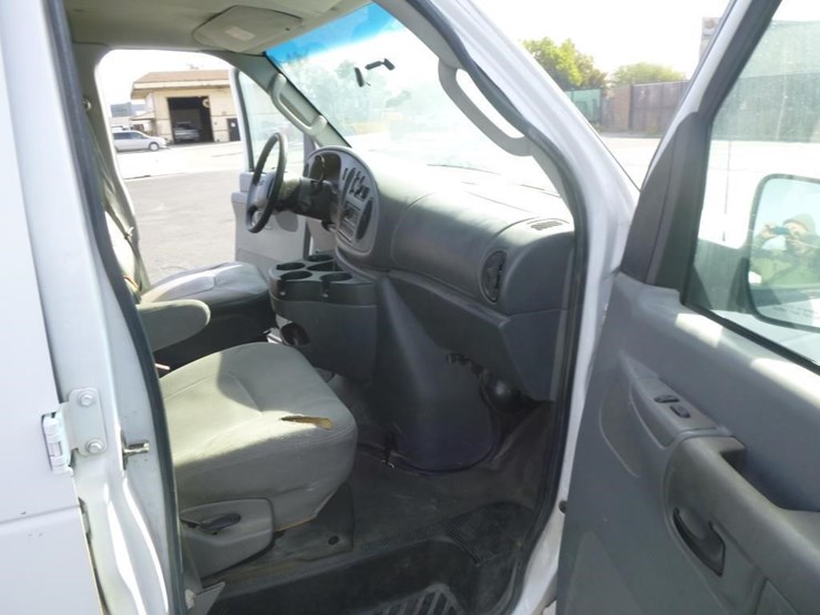 2008-ford-e350-image-15