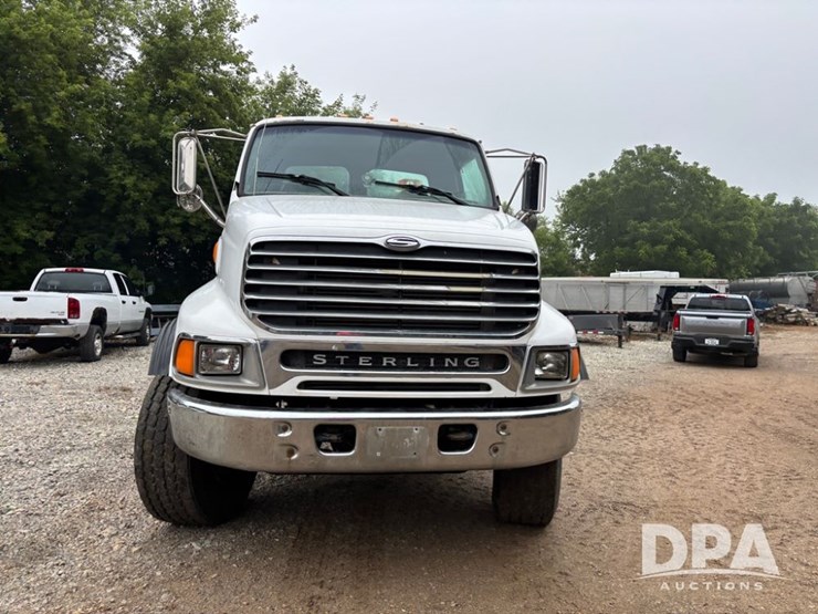 2001-sterling-truck-(dr11851-unit-9459)-image-4