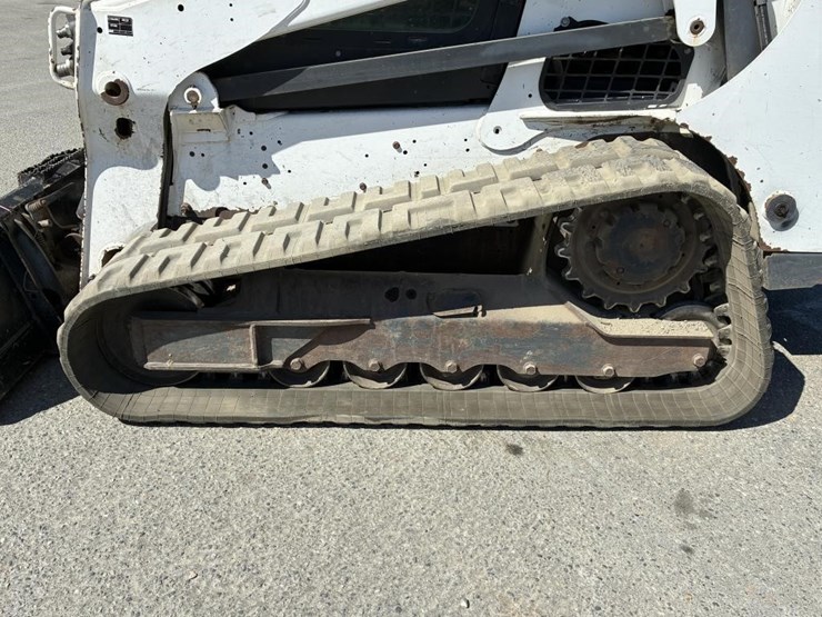 2018-bobcat-t740-image-8