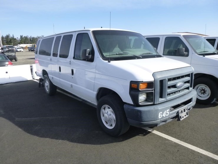2012-ford-e350-image-4