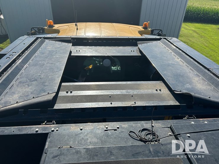 2011-new-holland-cr9060-image-52