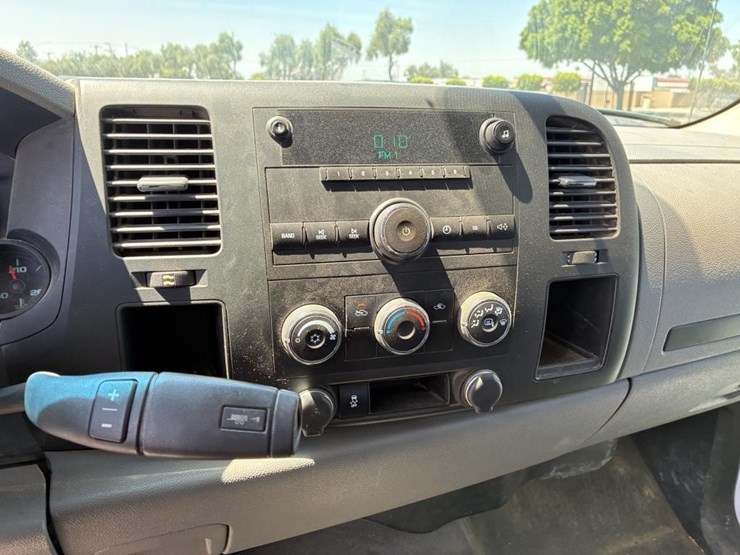 2012-chevrolet-silverado-1500-image-14