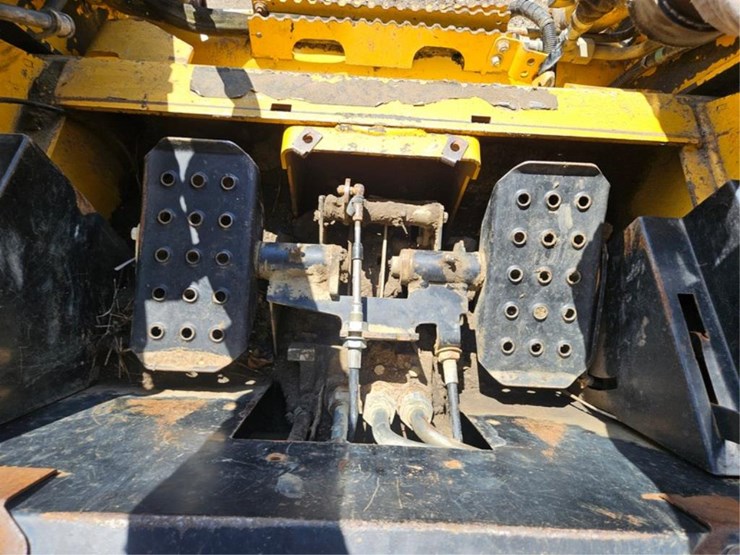deere-ct332-image-18