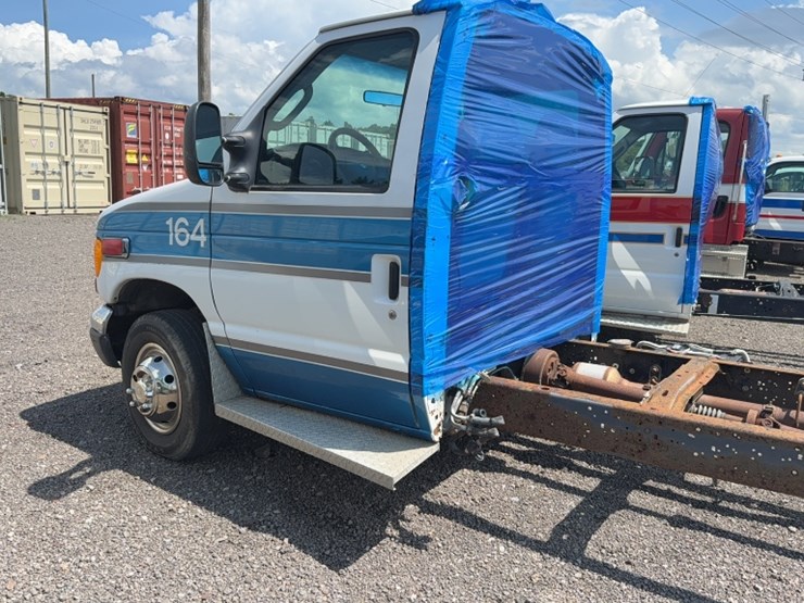 2006-ford-e450-image-10