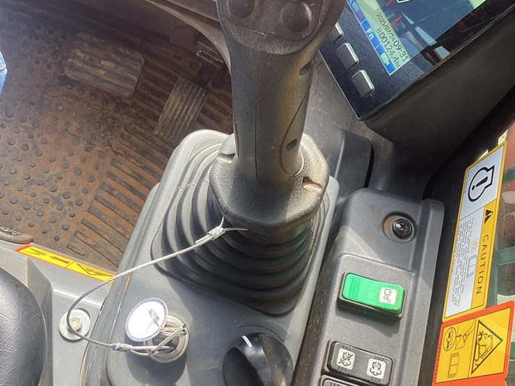 2023-takeuchi-tl8r2-image-18