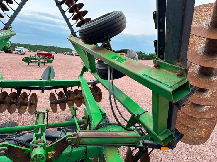 john-deere-630-image-37