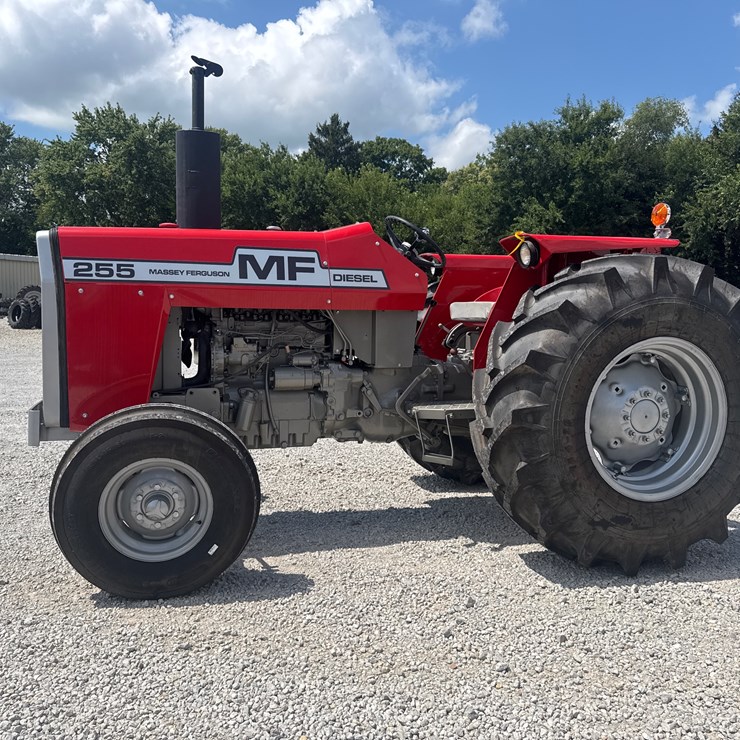 MASSEY-FERGUSON 255