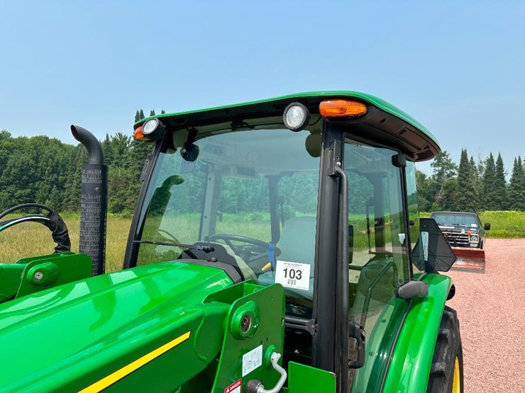 2020-john-deere-5075e-image-14
