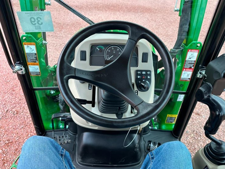2022-john-deere-3033r-image-43