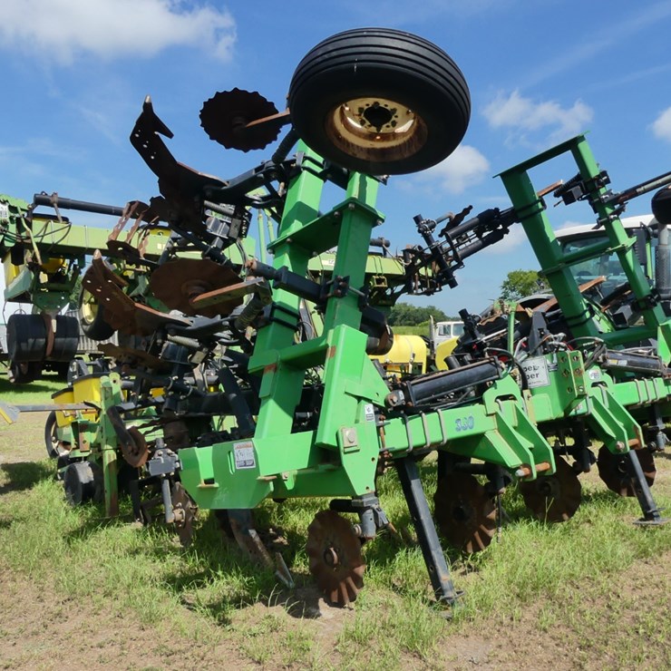 JOHN DEERE 1720