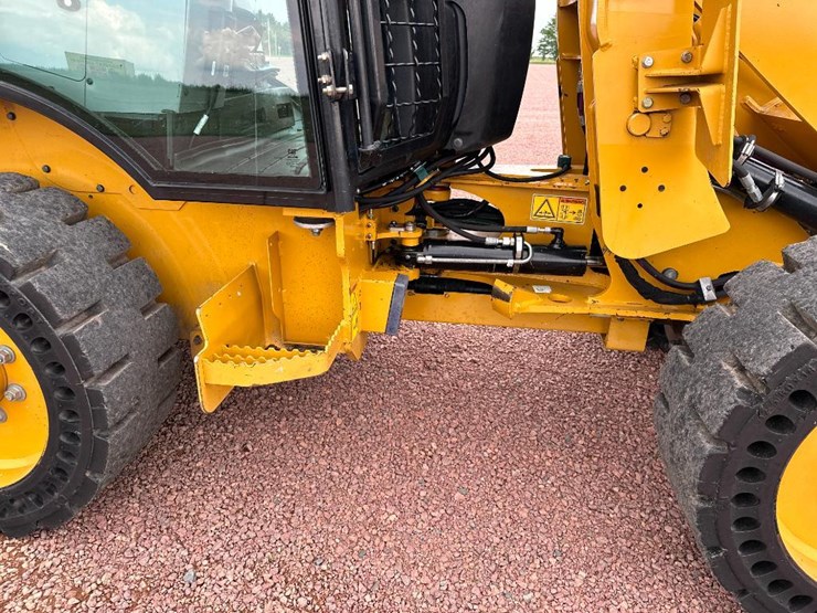 2019-caterpillar-906m-image-29
