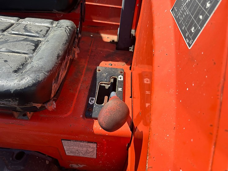 kubota-m9500-tractor-image-13