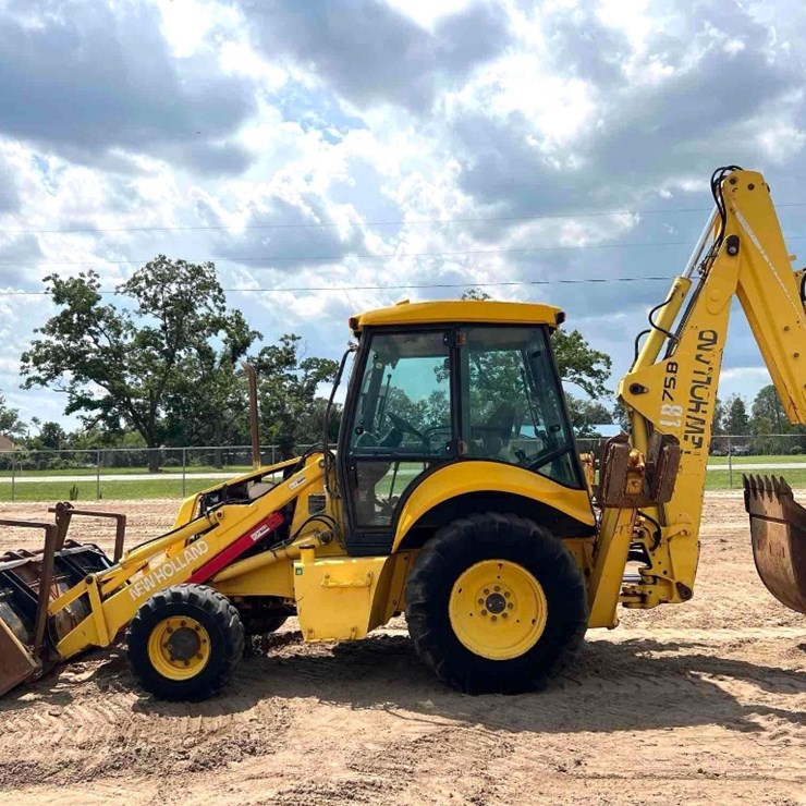 NEW HOLLAND LB75B