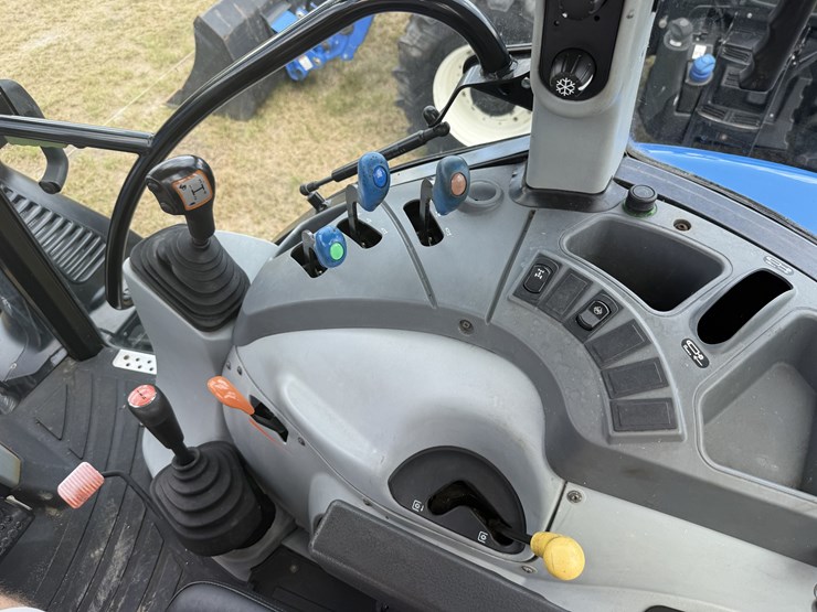 new-holland-ts6.140-image-10