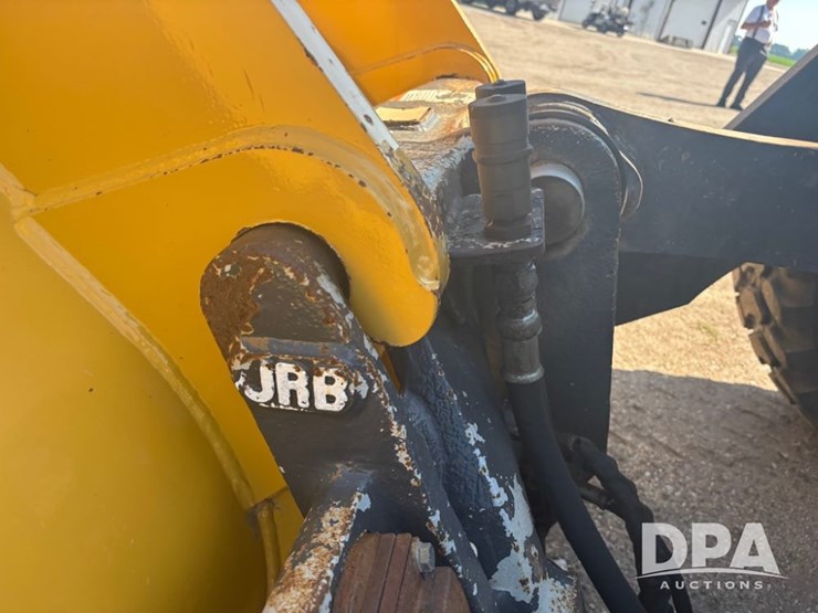 2015-deere-624k-image-39